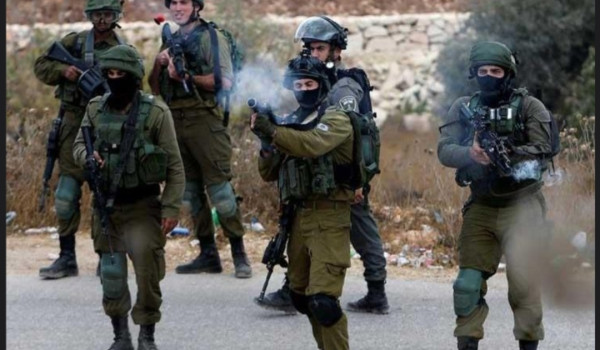 إصابات بالاختناق عقب اقتحام قوات الاحتلا...