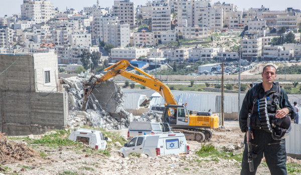 خلال 40 دقيقة: الاحتلال يخطر بإخلاء 3 بن...