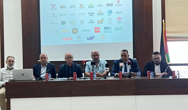 فيديو : أكثر من 100 علامة تجارية ومتخصصي...