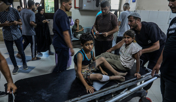 قصف إسرائيلي وإصابات بين النازحين في غزة...