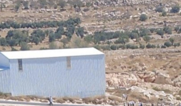 الخليل: إصابات وإحراق معدات في اعتداءات ...