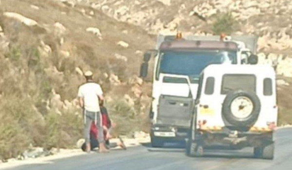 مستعمر يخطف شابين شمال نابلس...