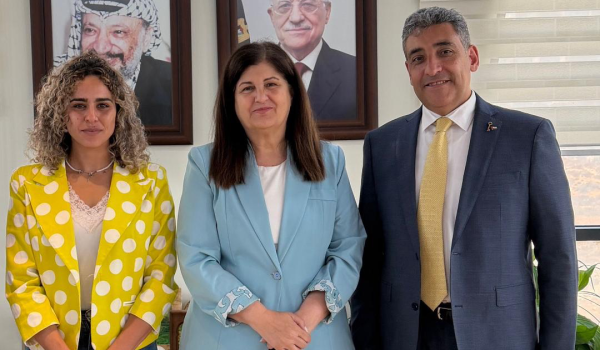 شاهين تؤكد أهمية دور مؤسسة المخرور للتنم...