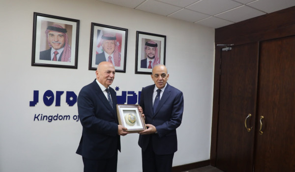الحايك والحجازين يطلقان برنامجًا للتعاون...