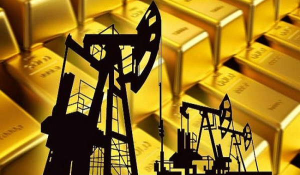 النفط يتراجع والدولار يصعد والذهب يستقر ...