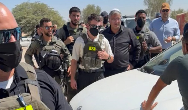 بن غفير يقتحم قرية بير هداج في النقب...