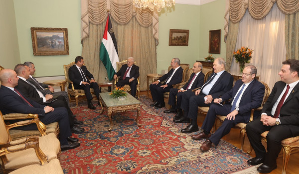 الرئيس عباس يستقبل مدير المخابرات المصري...