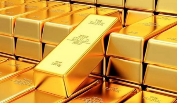 الذهب يرتفع بأكثر من 1% والدولار عند أعل...