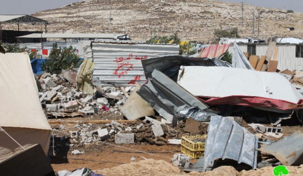 الاحتلال يهدم خمسة بركسات سكنية وحظيرة أ...