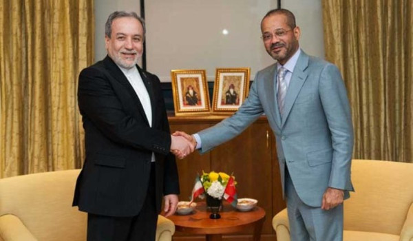عُمان وإيران تبحثان سلامة الملاحة وحرية ...