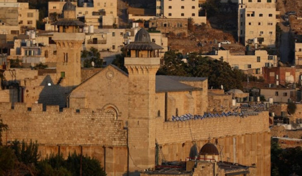 إسرائيل تغلق المسجد الإبراهيمي في الخليل...