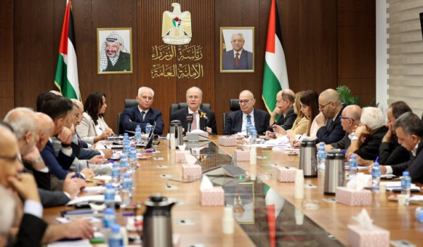 رئيس الوزراء يؤكد أهمية تعزيز الصمود الو...