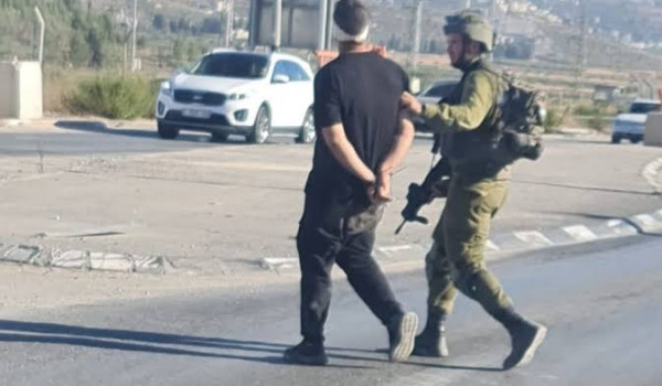 الاحتلال يعتقل شاباً على حاجز تياسير شرق...