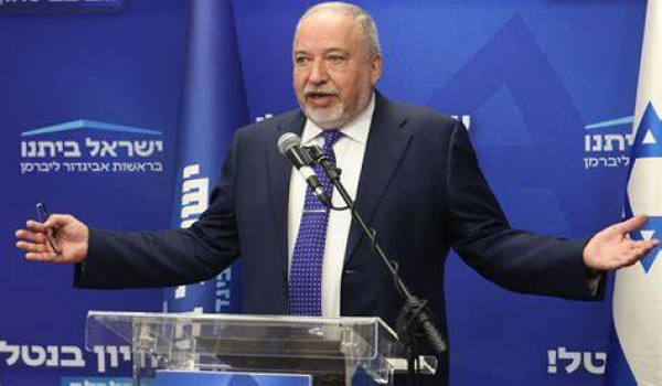 ليبرمان يطرح خطة للضفة وغزة: تفكيك السلط...