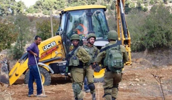 الاحتلال يستولى على شاحنة في مسافر يطا ج...
