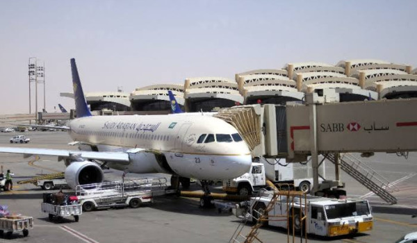 شركات طيران تعلق رحلاتها إلى الرياض مؤقت...
