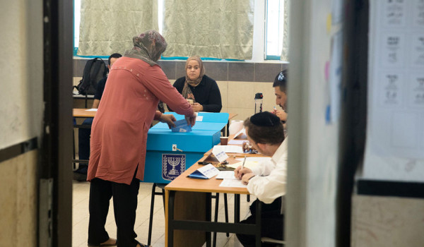 نتنياهو وسموتريتش يعتزمان نشر ألفي مراقب...