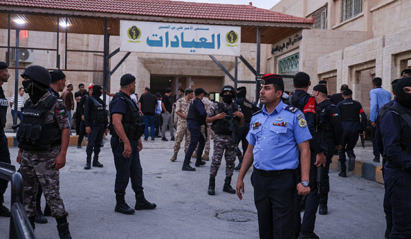الأردن يشدد الإجراءات الأمنية ويواصل ملا...