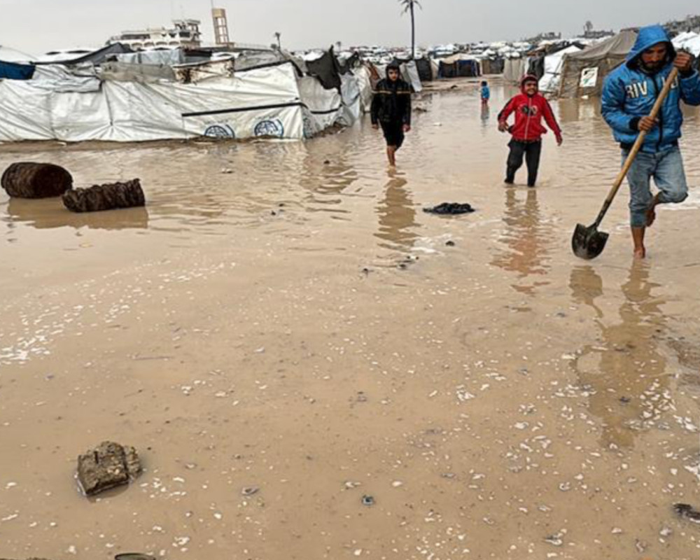 Gaza's displaced families struggle to survive amid torrential rains