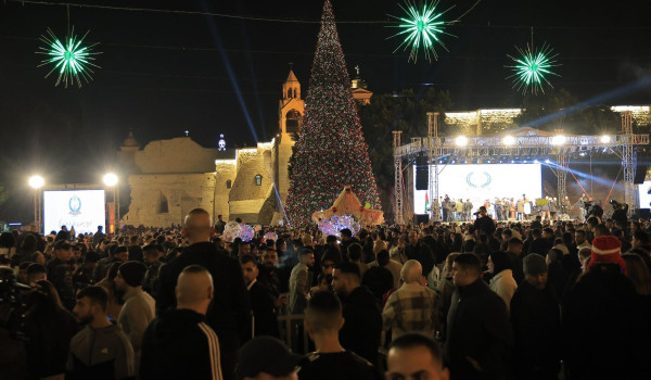Bethlehem Lights Christmas Tree After Tw...