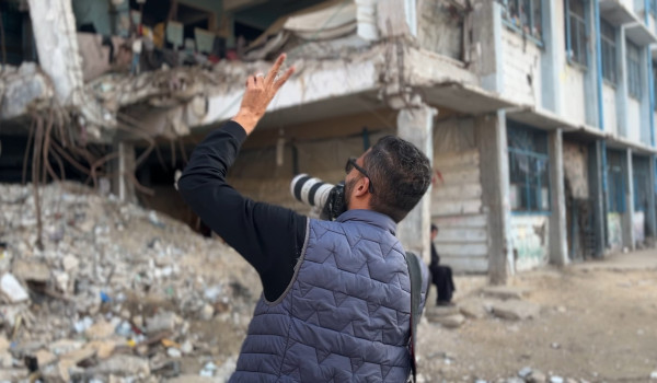 War and Illness Fail to Stop Gaza Photoj...