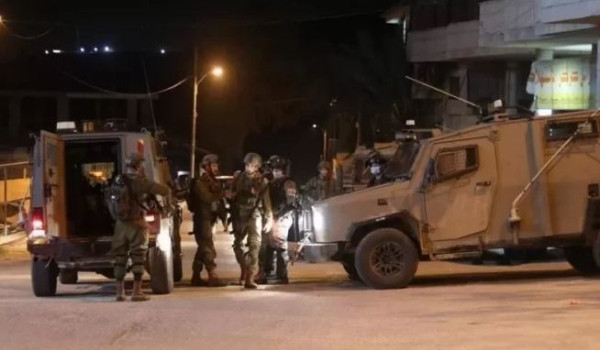 Israeli forces attack worshippers markin...