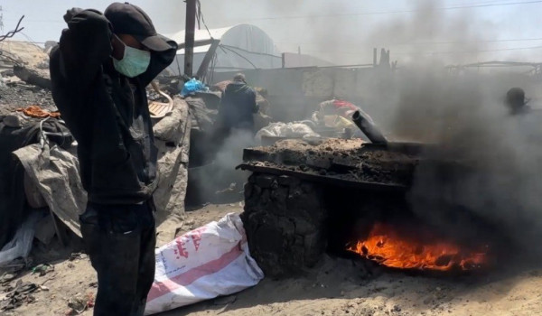 From Ruins to Fuel: Gaza Residents Turn ...